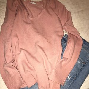 New York and company mauve pink v-neck